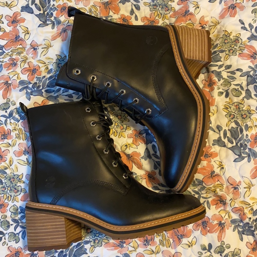 NWOT Timblerland heeled boots